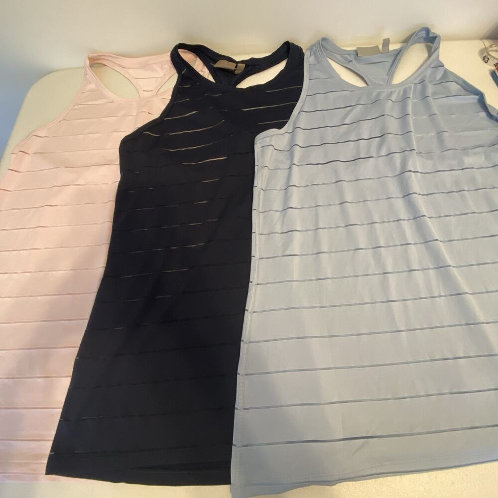 Women's XL Athleta Sleeveless Tank Tops Running Activewear Workout Gym Lot Of 3 - Picture 3 of 11